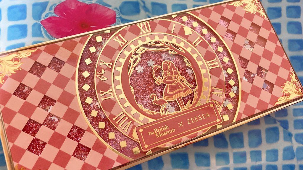 アリスドリームランドシリーズ 12色アイシャドウパレット（ZEESEA×大英博物館）/ZEESEA/アイシャドウパレットを使ったクチコミ（1枚目）