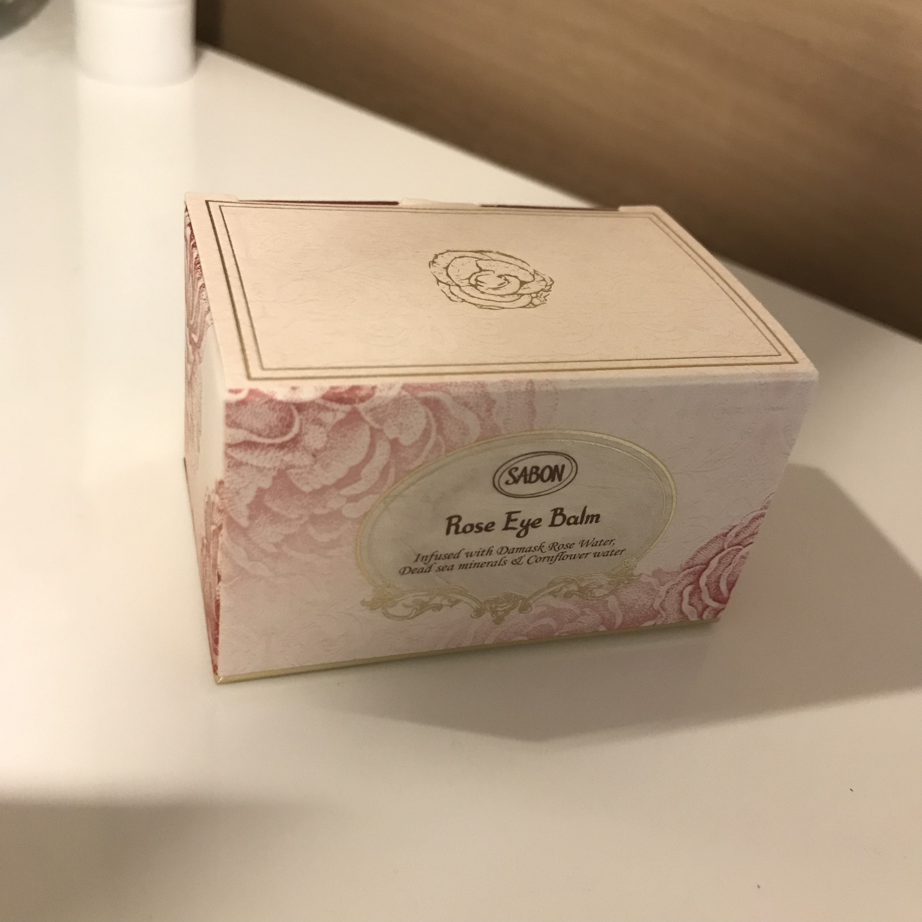 SABON ローズアイバームのクチコミ「SABON
ローズアイバーム

やっと念願の商品を購入しました✨

アイケア用のマッサージツー.....」（2枚目）