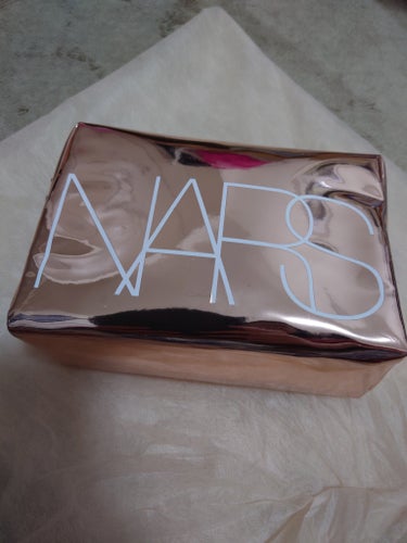 ソフトマット　アドバンスト　パーフェクティングパウダー 03124/NARS/プレストパウダーを使ったクチコミ（2枚目）