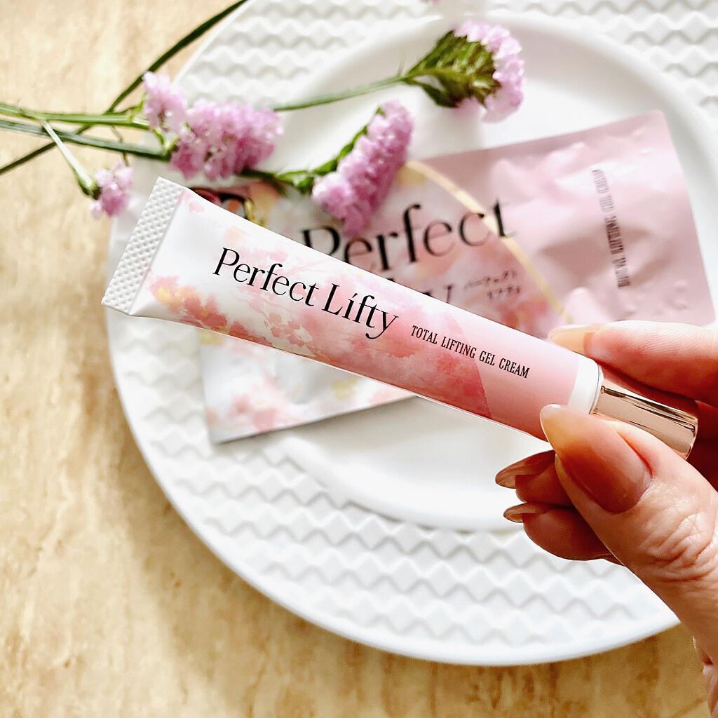 Shiho Arai on LIPS 「・・<PerfectLiftyパーフェクトリフティ>お試しさせ..」(2枚目)