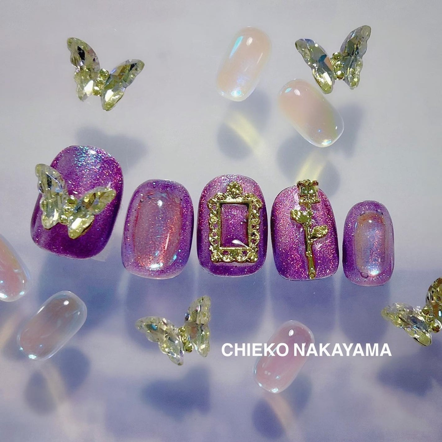 なかやまちえこ on LIPS 「Aurora×Magnet🦋365日ネイル292日め⠀⠀ベース..」(2枚目)