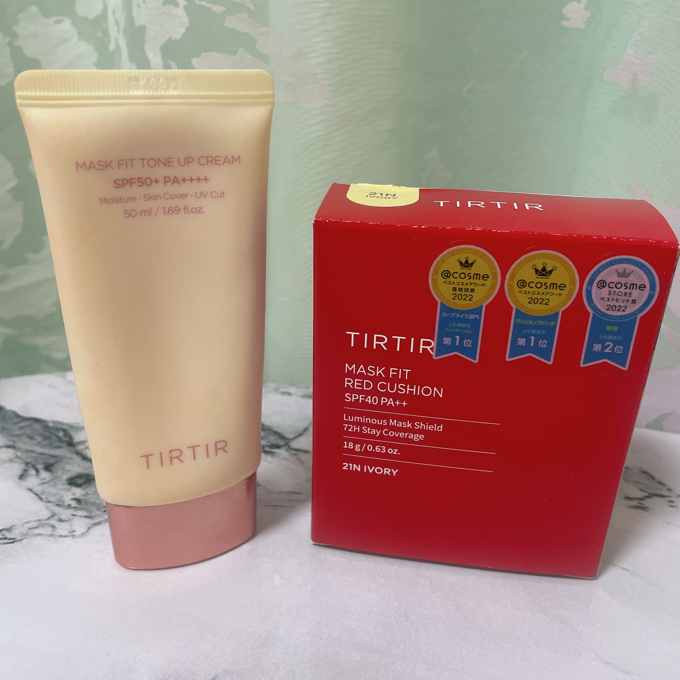 TIRTIR♡マスク フィット レッド クッション
マスク フィット トーンアップクリーム

こにらで評価が良かったので購入してみました♡
普段パウダータイプが多いのでクリーム系は久しぶりです😊
しっかり密着して、カバー力は結構あり、メイ