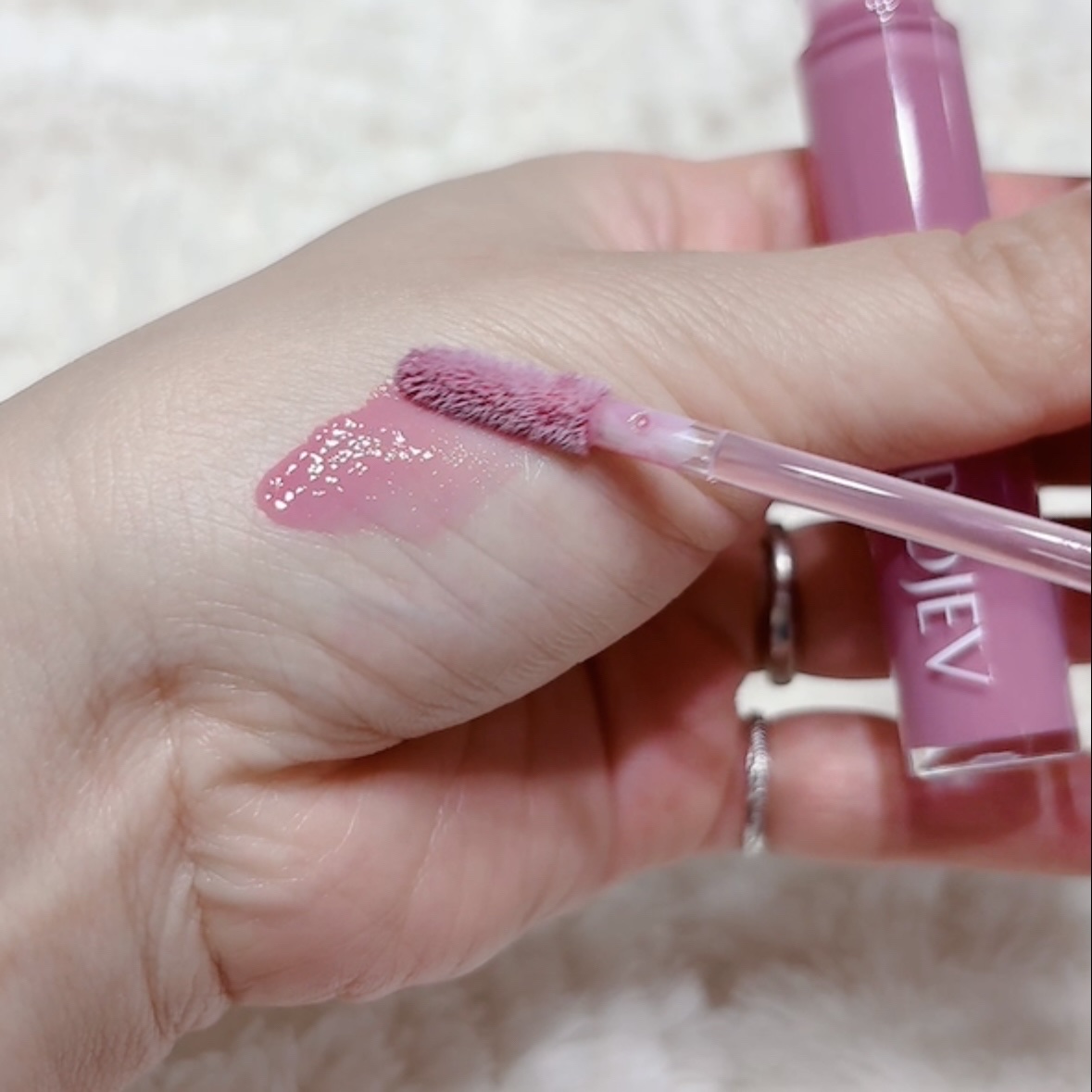 LIP PLUMPER GLAZE TINT/ROJEV/口紅を使ったクチコミ（3枚目）