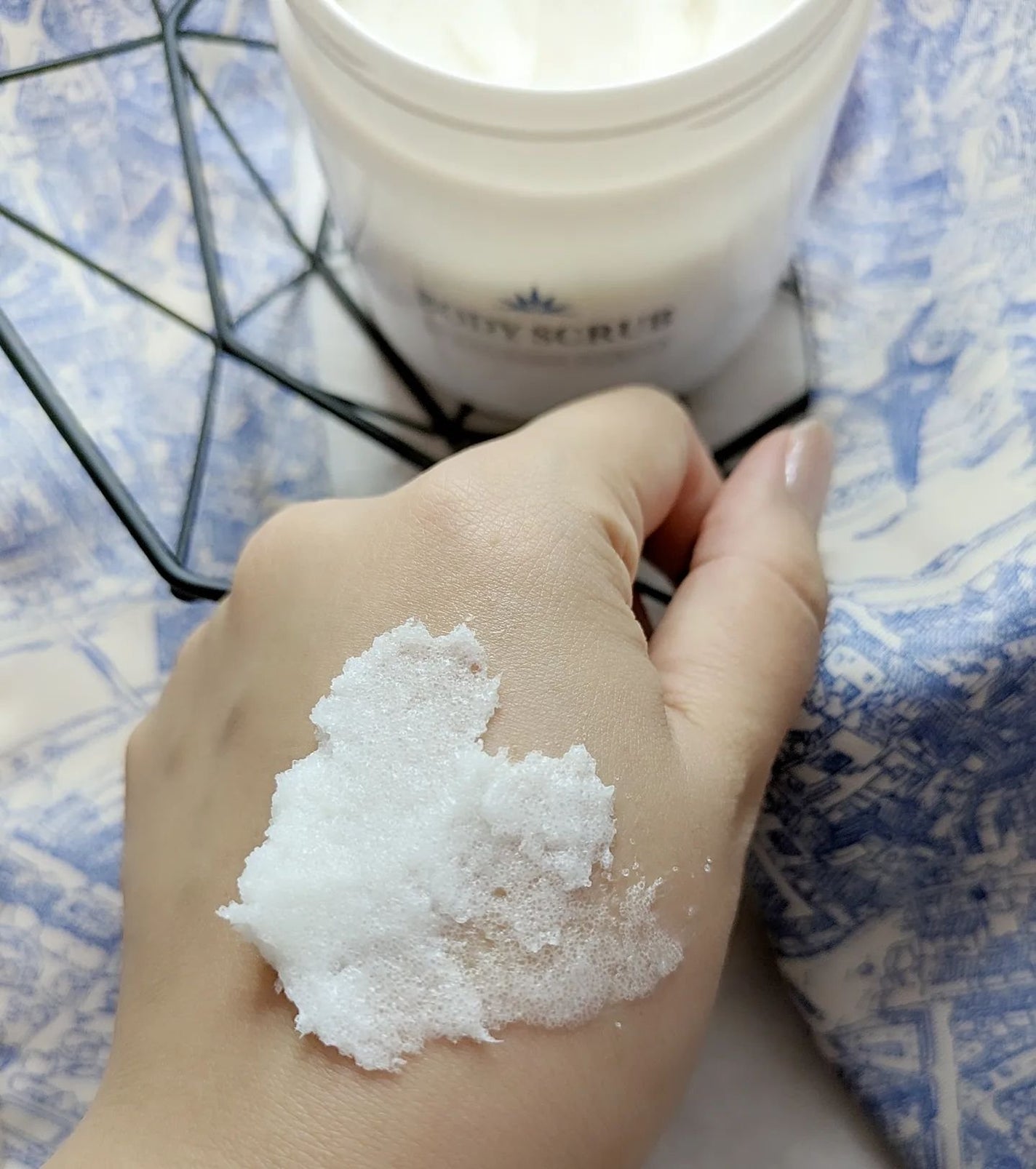 chinyan28 on LIPS 「メデルボディスクラブサンローズ&ジャスミンの香りニキビ..」(3枚目)