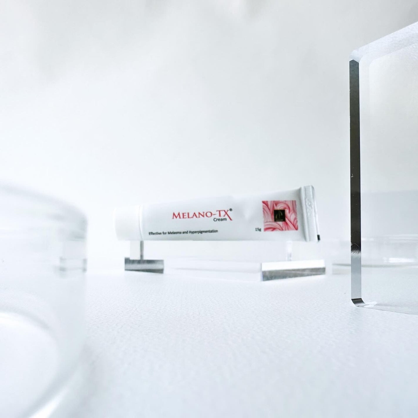 amy on LIPS 「メラノTXクリーム🤍特徴🤍✔️トラネキサム酸が10%・アル..」(1枚目)