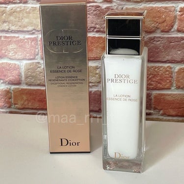 .
▶︎
Dior
プレステージ ラ ローション エッセンス (化粧水)
150ml
税込17,050円

91%が自然由来成分&
ツボクサ葉エキスやローズエキス
そして...オイルを贅沢に配合した化粧