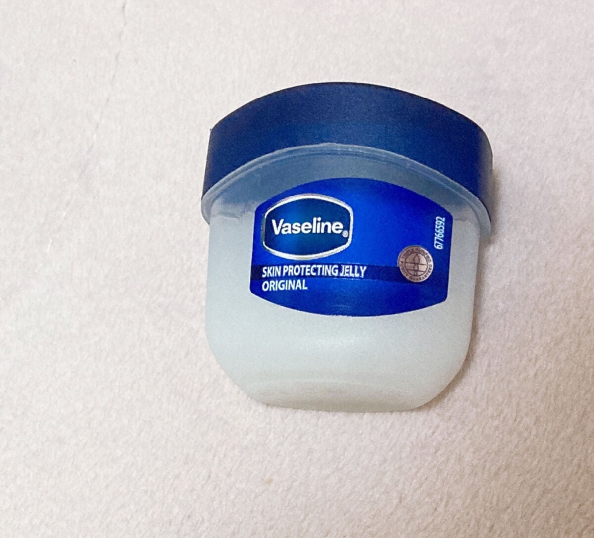 Vaseline ORIGINAL JELLY/キャンドゥ/リップバームを使ったクチコミ(1枚目)