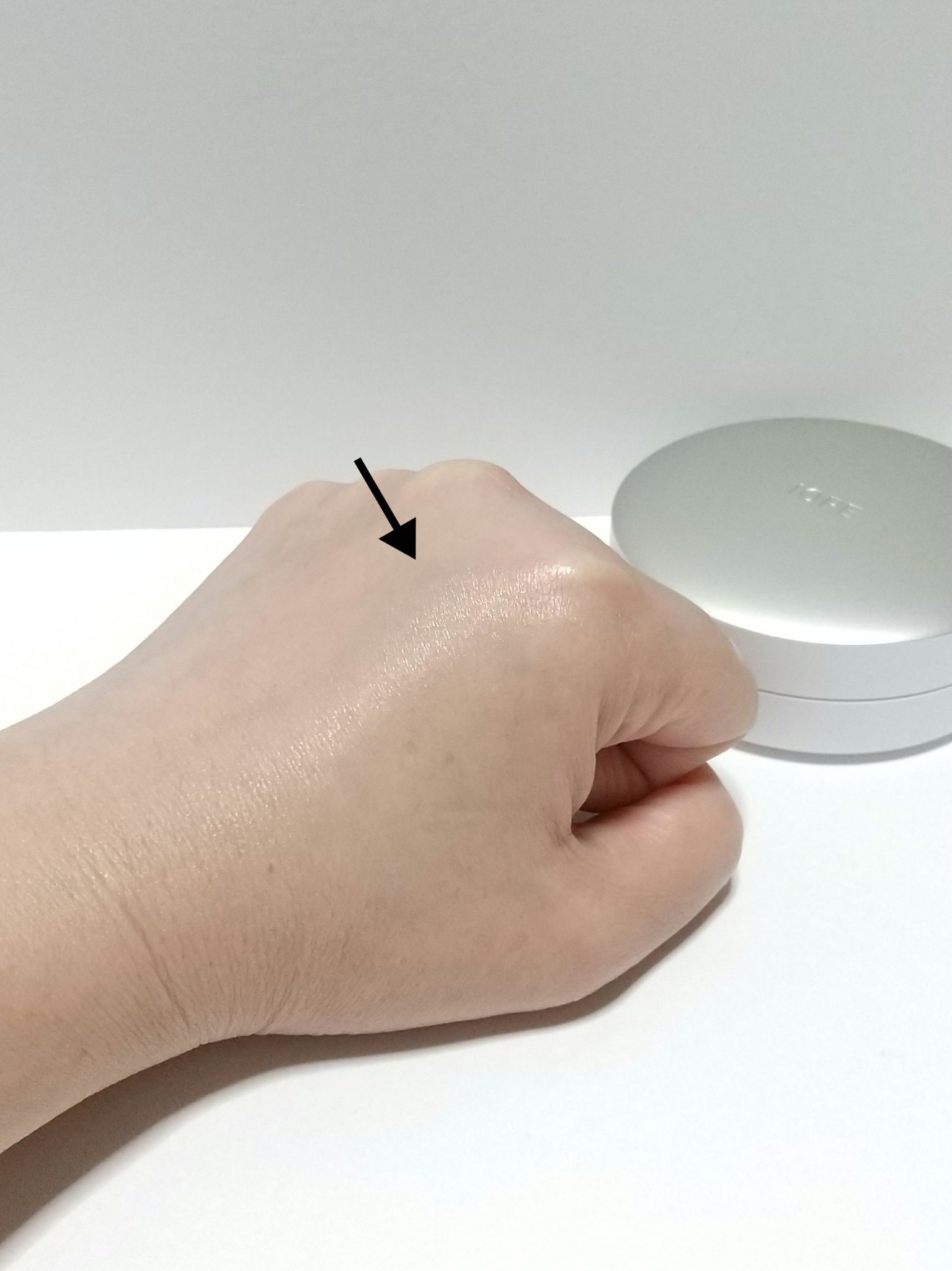 IOPE エアクッション ナチュラルのクチコミ「⭐️⭐️⭐️☆☆
薄づきツヤ肌仕上げ✨

IOPE
エアクッション ナチュラル
21N　バニラ.....」（3枚目）