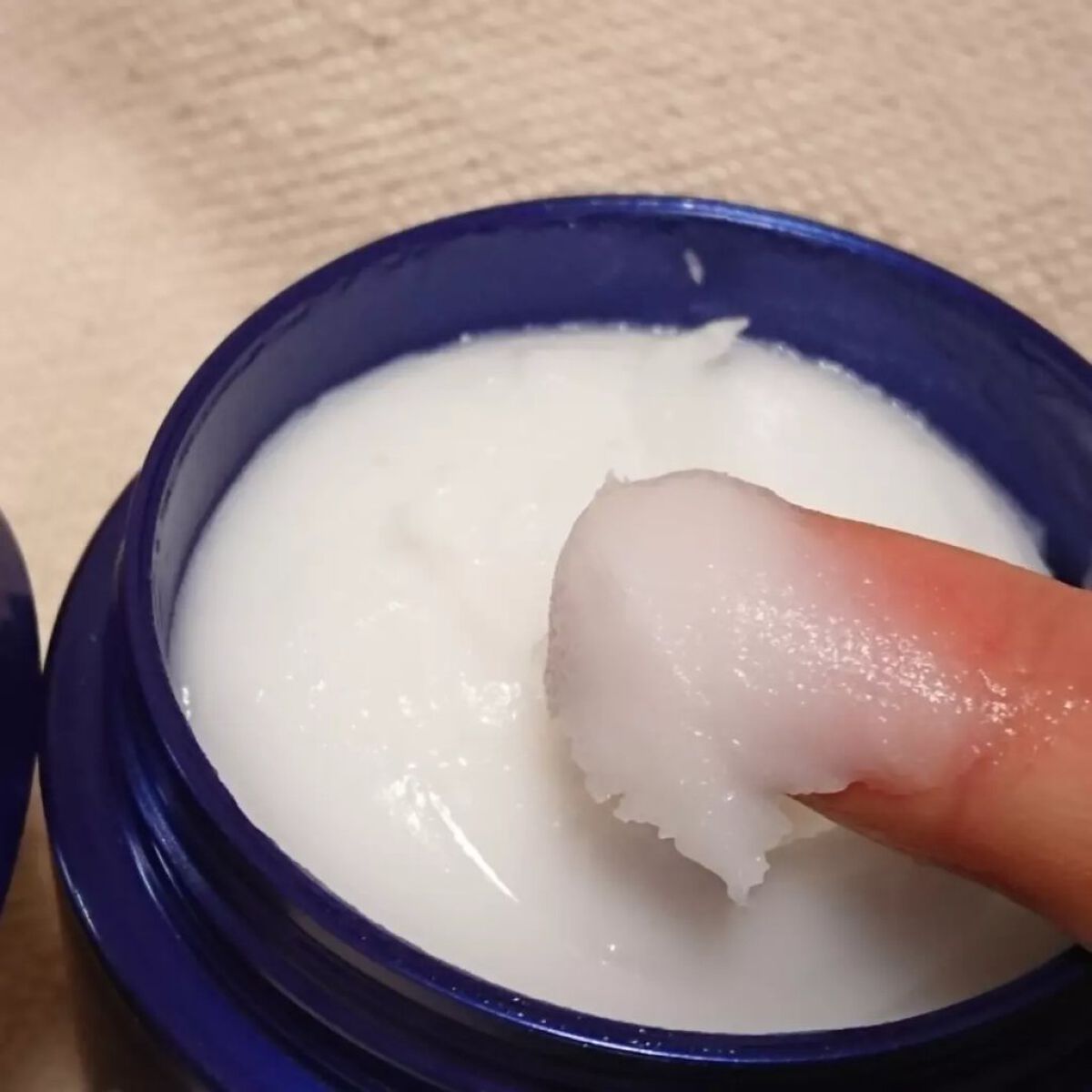 ニベア ロイヤルブルーボディクリーム うるおい密封ケア/ニベア/ボディクリームを使ったクチコミ(4枚目)