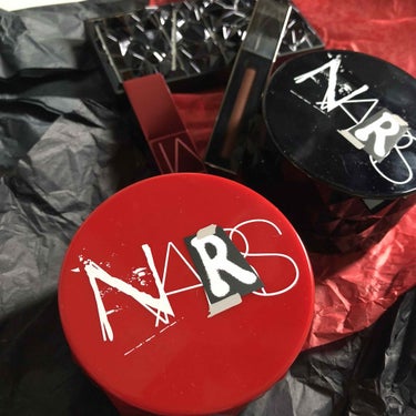 NARS リトルフェティッシュ 8379のクチコミ「刺々しくも美しい
排他的美麗なNARSのホリデー

最後は丸いケースに収められた
#リトルフェ.....」（1枚目）