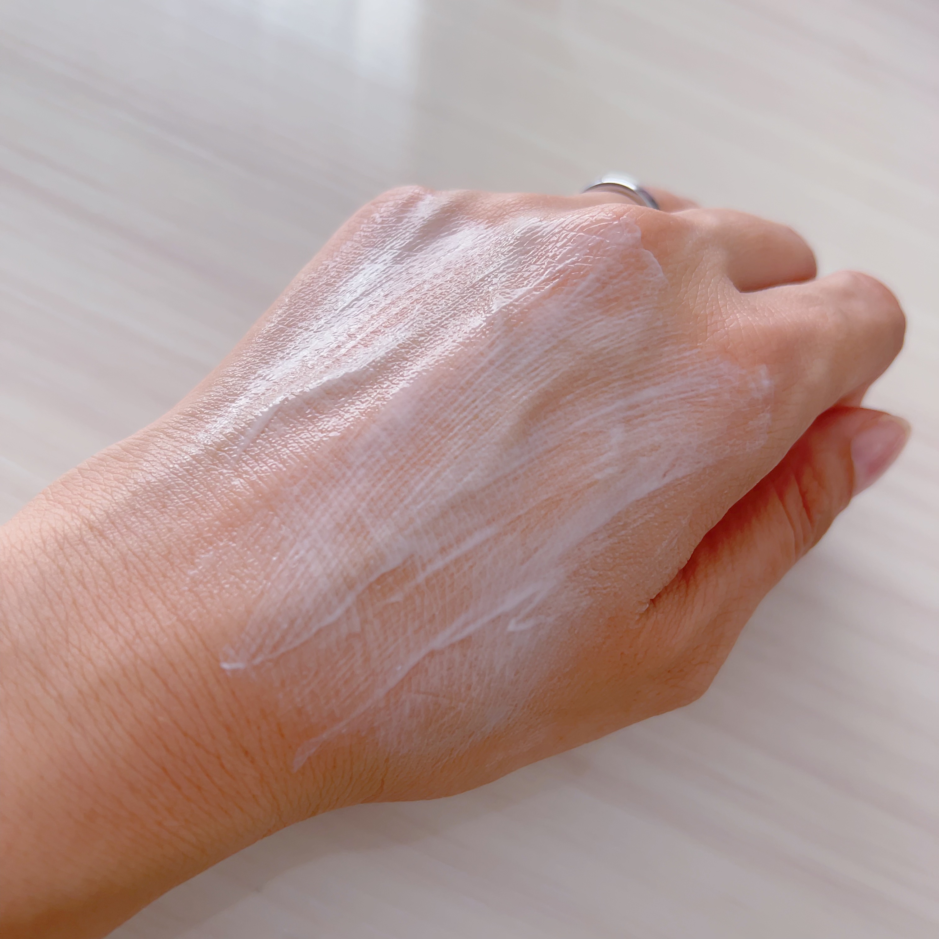 レッドスージングAIリペアクリーム/PHYSIOGEL/乳液を使ったクチコミ（3枚目）