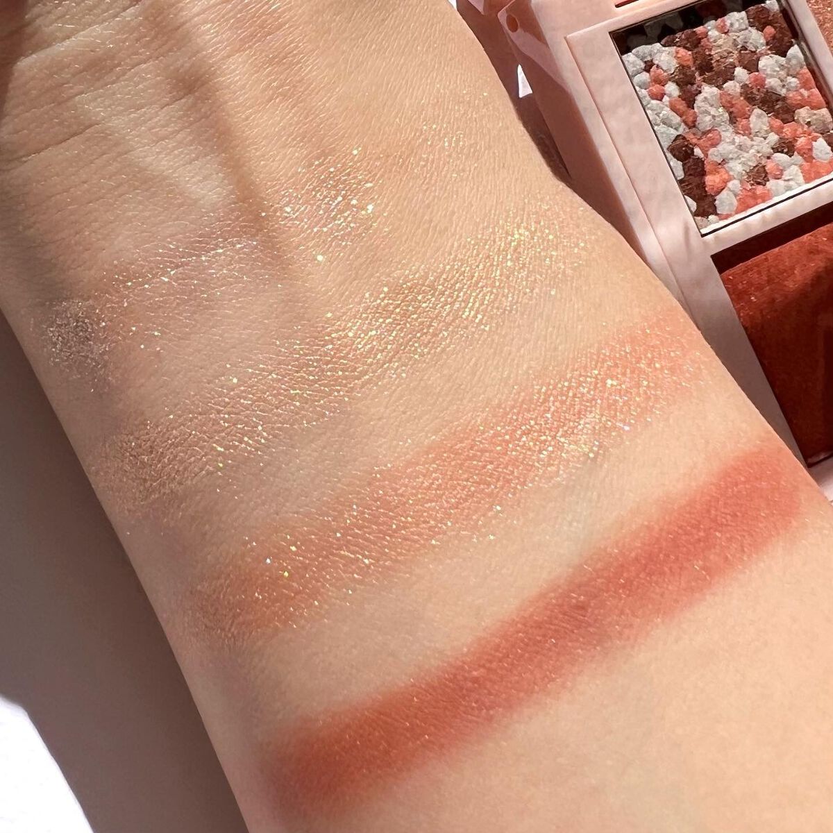 レブロン ダズル アイシャドウ クアッド/REVLON/アイシャドウパレットを使ったクチコミ（3枚目）