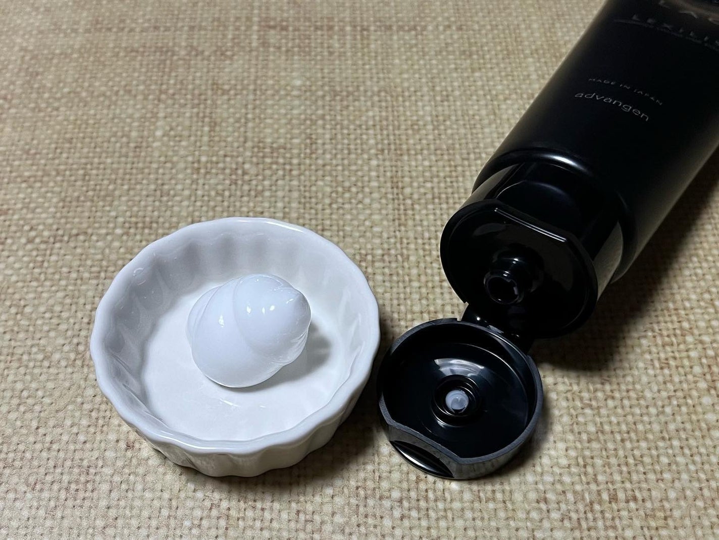 ブラック フレグランス スタイリング ヘアエッセンス/LEXILIS/アウトバストリートメントを使ったクチコミ(4枚目)