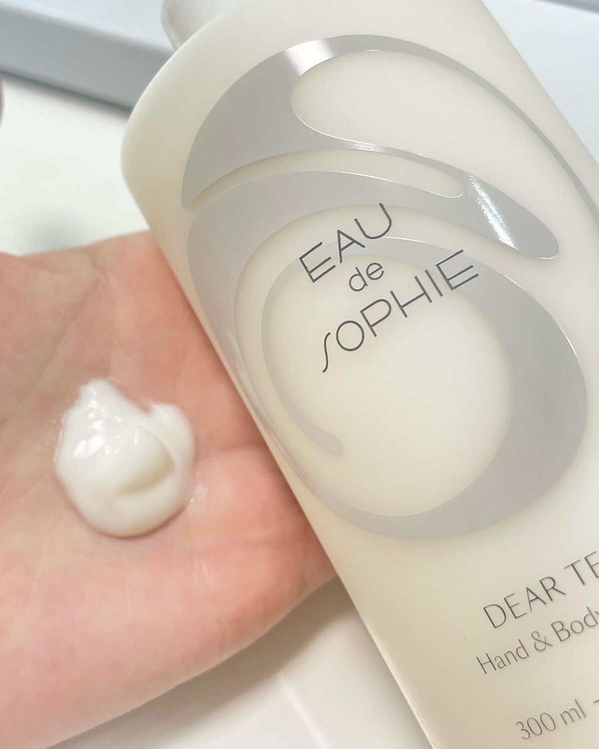 DEAR TEAハンド&ボディクリーム / EAU de SOPHIE