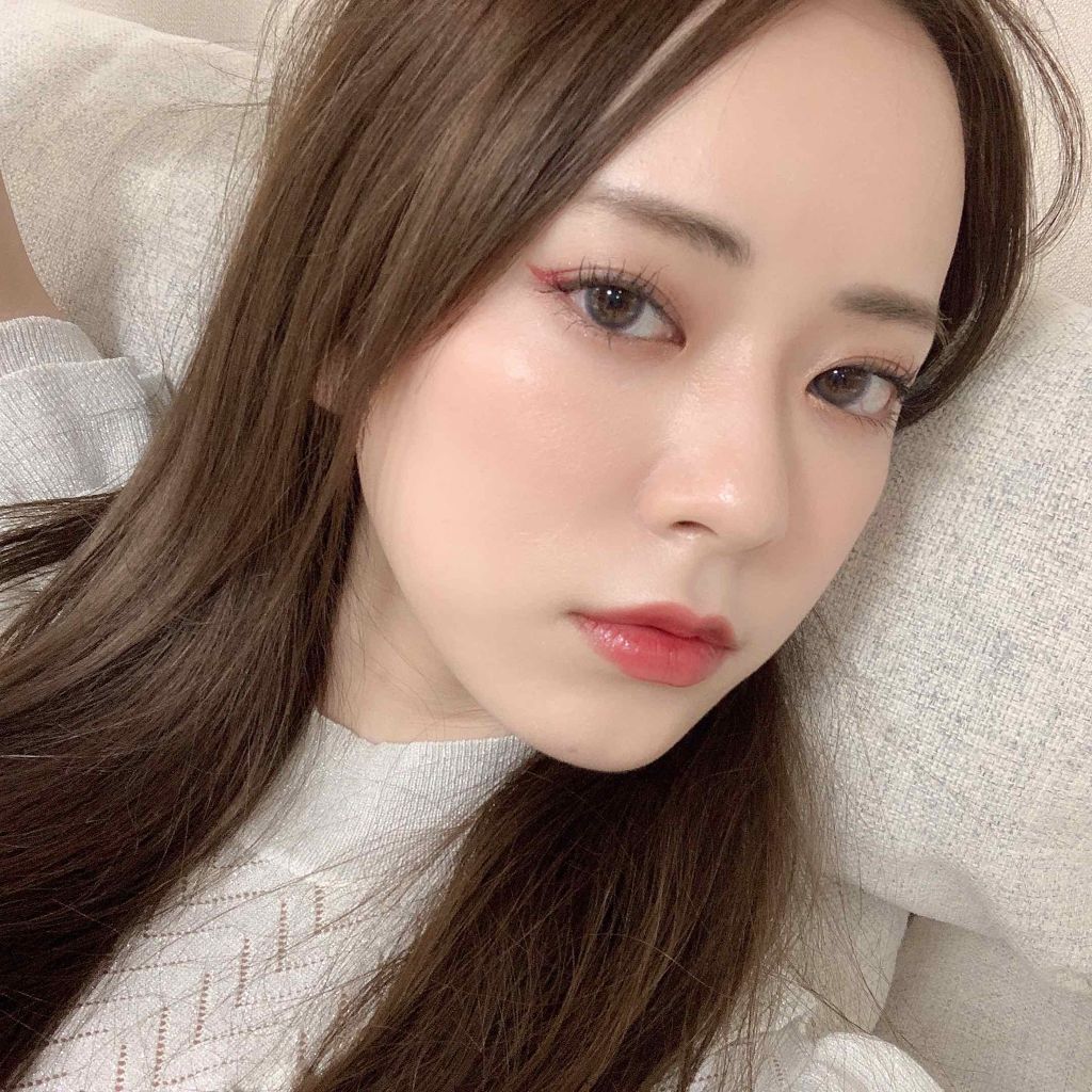 指原さんプロデュースカラコン
TOPARDS
No.6ラピスラズリ

気になってみたので購入！
見た目はすごく薄い色なので色味が出るのかなと思いましたが、実際につけてみると色味がバッチリでつつカラコンしてます！！！
の主張が強すぎなくてよい