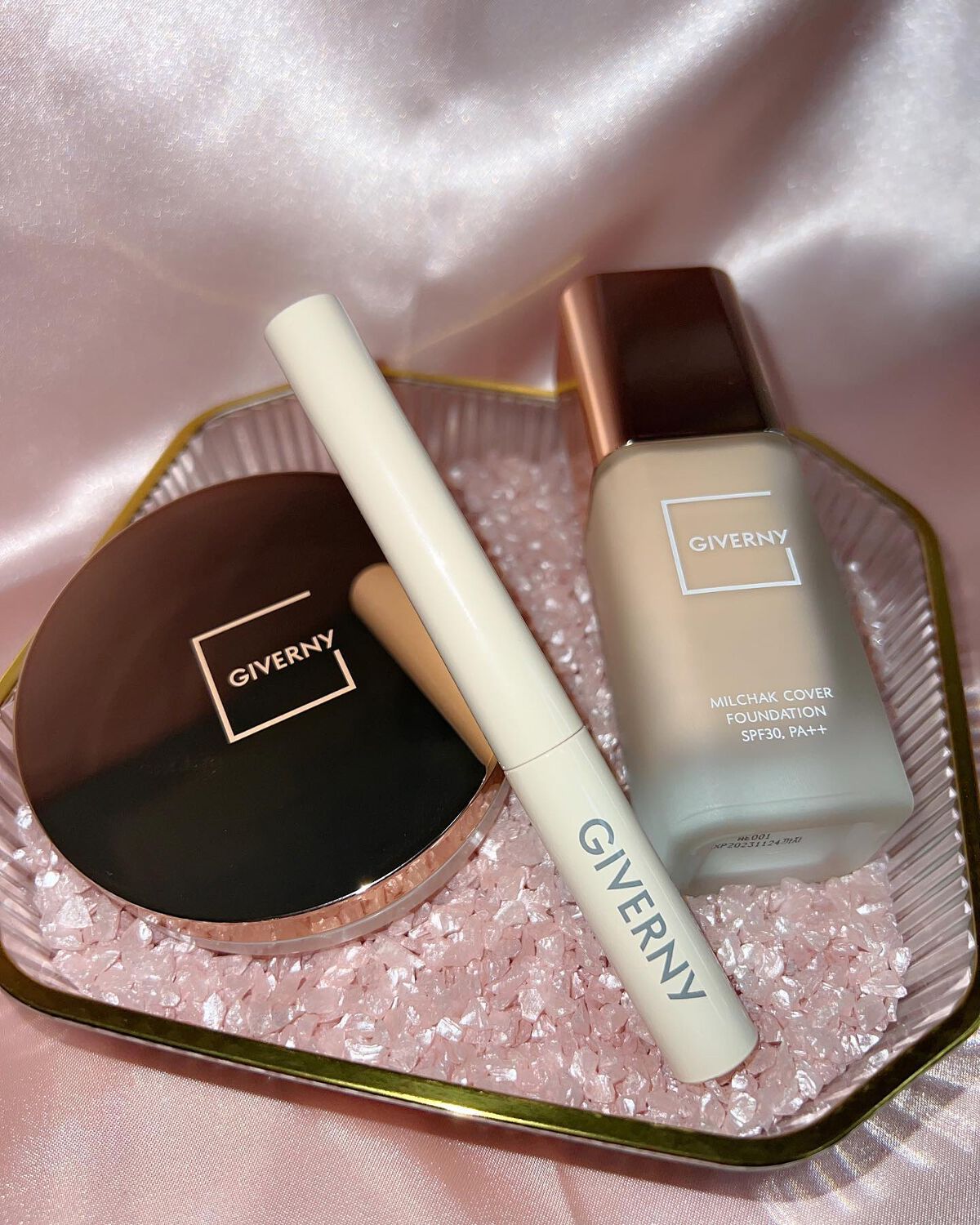 密着カバーファンデーション/GIVERNY/リキッドファンデーションを使ったクチコミ（3枚目）