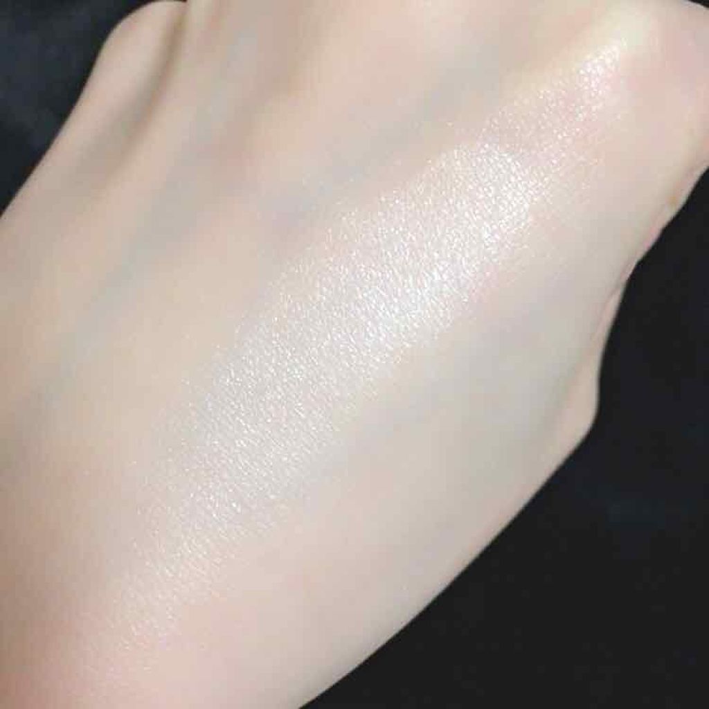 マットラディアンス ベイクドパウダー ハイライト01/ローラ メルシエ/パウダーハイライトを使ったクチコミ(2枚目)