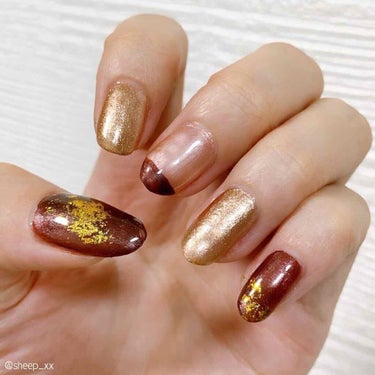 
Chocolate Nail ❤︎


ずっとしたかったチョコレートネイル

塗ってないとすぐ折れる爪なので
伸ばしてても折れたりして
長さが揃えきれないのはいつもだけど、、

頭に浮かんだものを具現