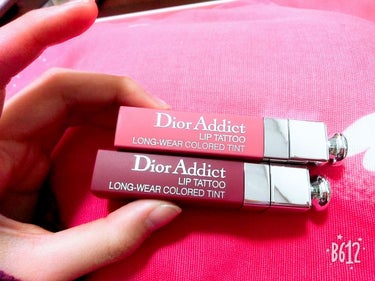 Dior☆

キスしても落ちないリップってとこにひかれました！
実際使ってみると全然落ちないです！

最初は色の濃さや明るさが
普段使わない色なので
少し使いづらそうと思ってたんですが、
ナチュラルヌー