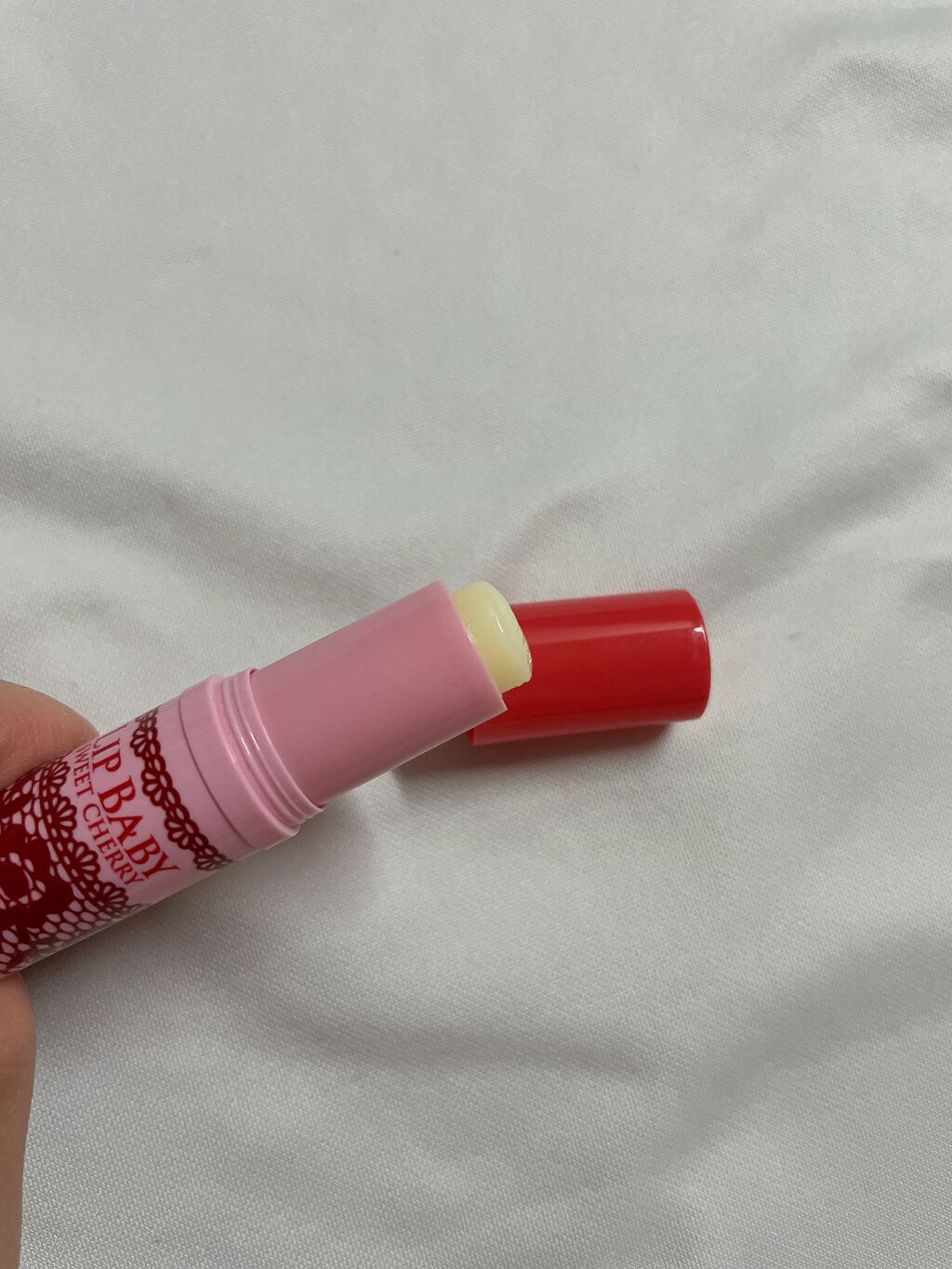 リップベビーナチュラル スイートチェリーの香り/メンソレータム/リップクリームを使ったクチコミ（2枚目）