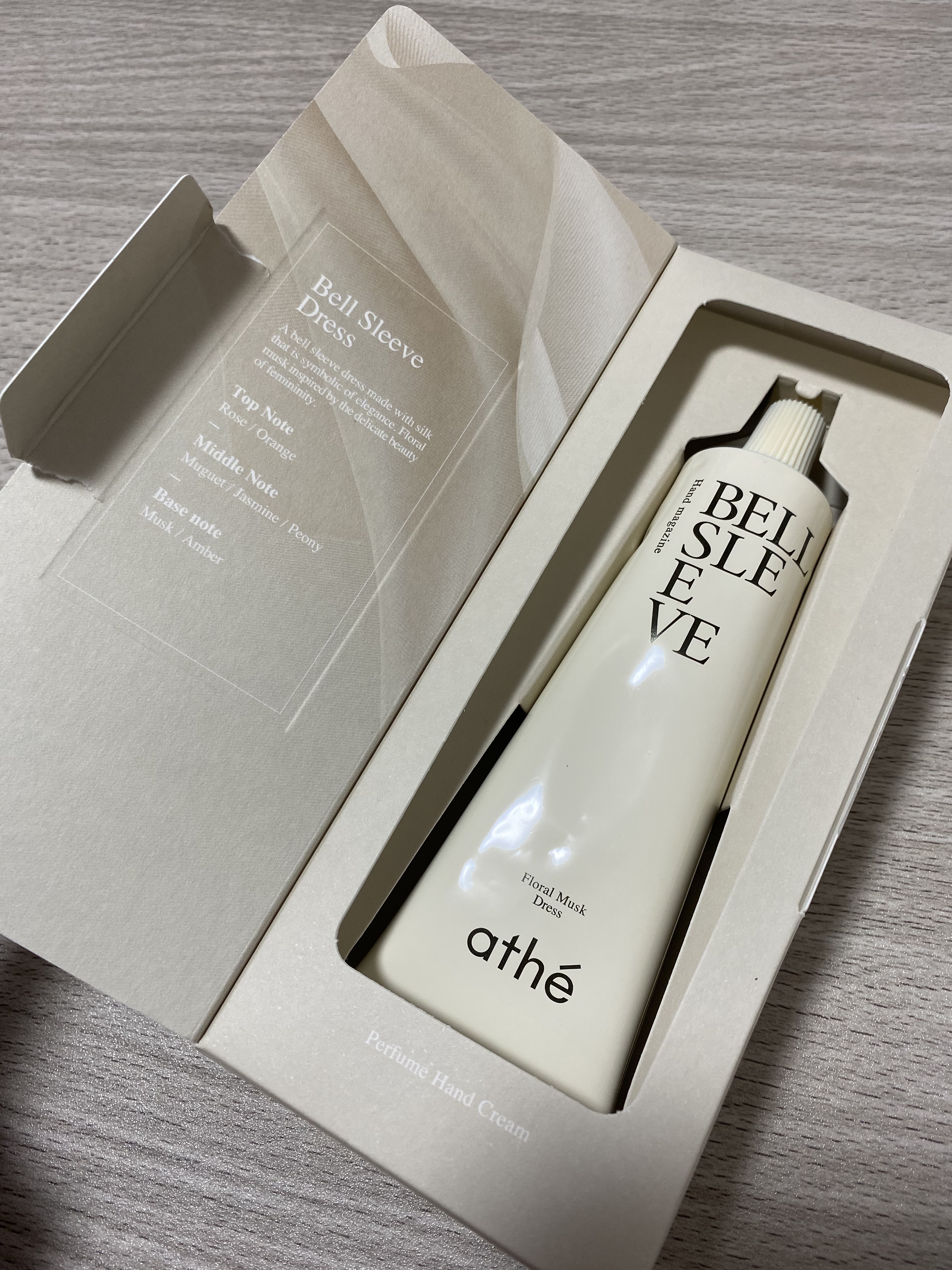 ハンドクリーム ベル スリーブドレス/athé/ハンドクリームを使ったクチコミ（1枚目）
