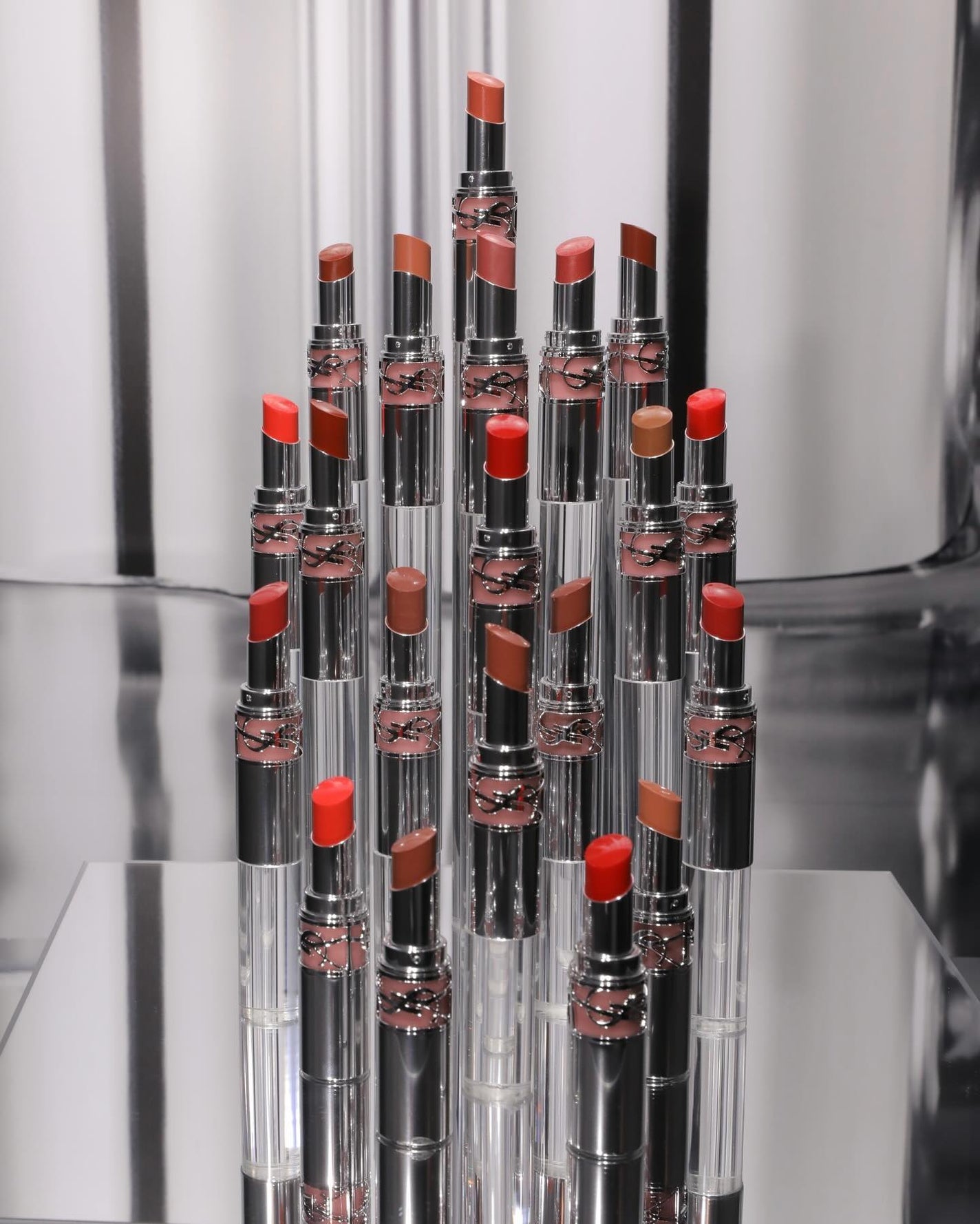 濱田あおい on LIPS 「..YSL新作リップ💄ラブシャインリップスティック発売前にお試..」(7枚目)