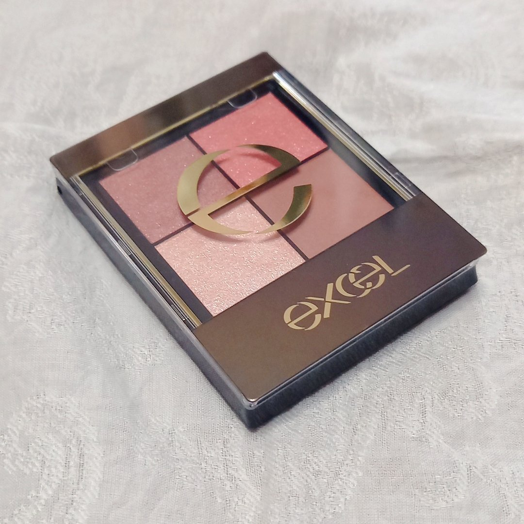 リアルクローズシャドウ CX02 ワッフルローブ/excel/アイシャドウパレットを使ったクチコミ（2枚目）