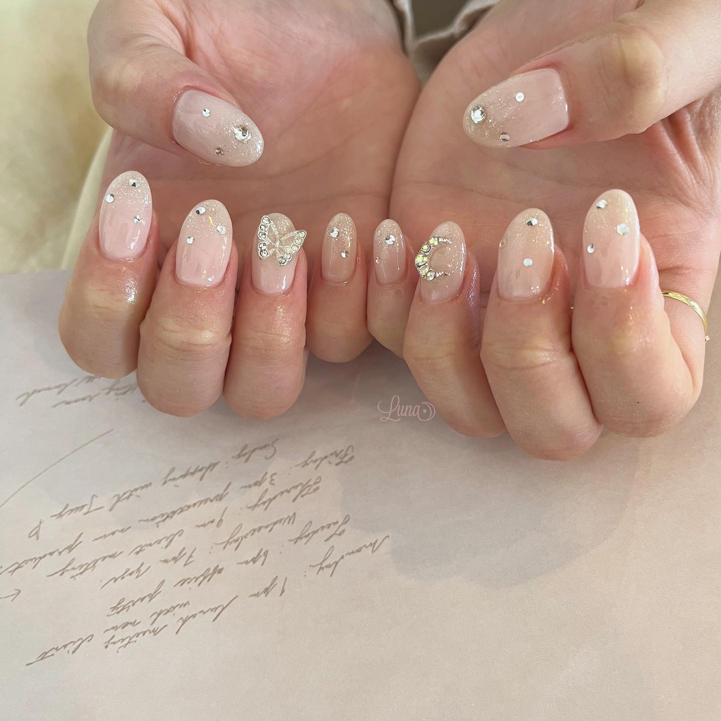 #ジェルネイル,#ワンカラーネイル,#ニュアンスネイル,#うるうるネイル,#ちゅるんネイル,#シンプルネイル,#パーツネイル,#透け感ネイル,#クリアネイル,#ぷっくりネイル,#ちぐはぐネイル,#韓国ネイル,#きらきらネイル,#うるつやネイル,#フレンチガーリーネイル,#ラメグラネイル,#蝶々ネイル,#ピンクネイルのネイルデザイン