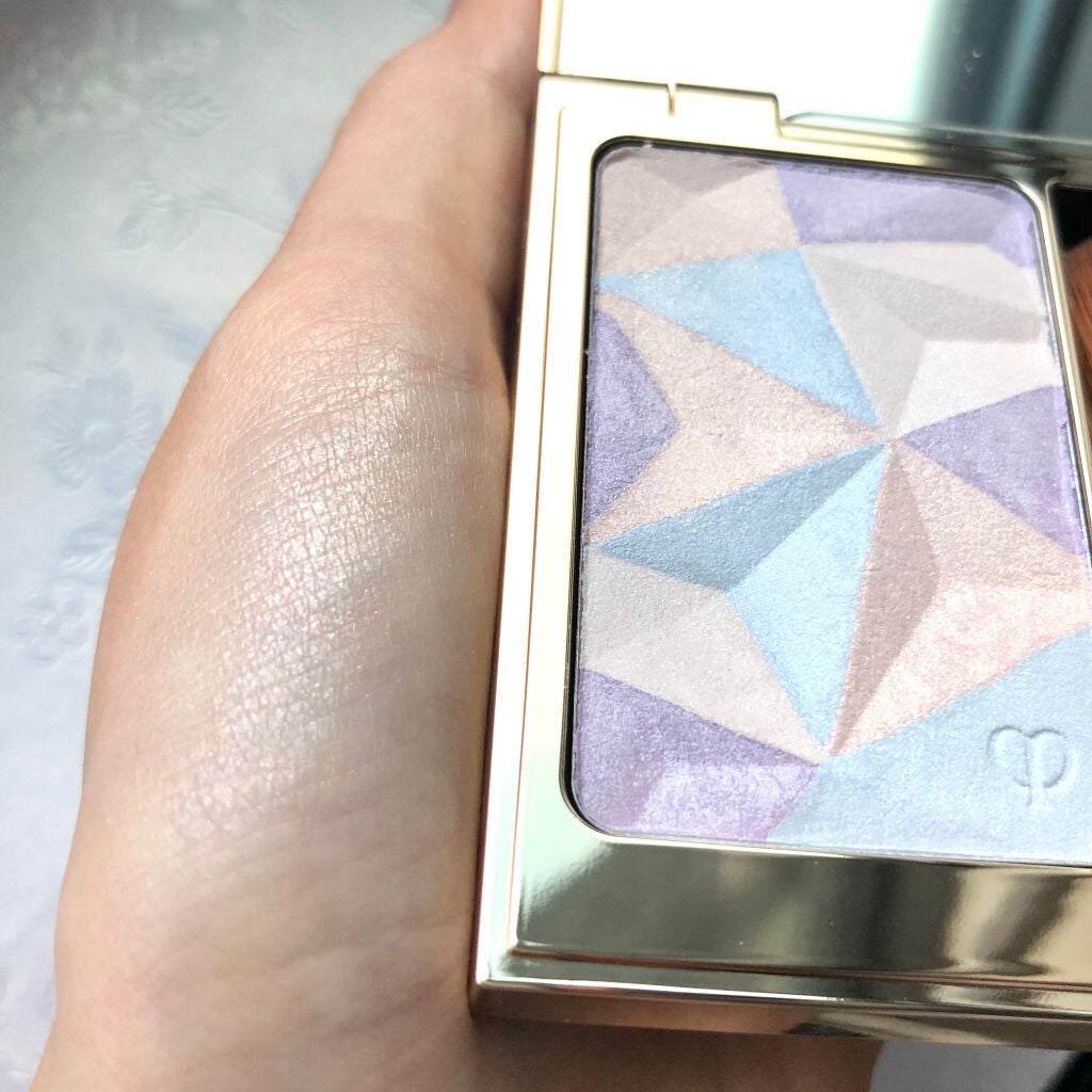 クレ・ド・ポー ボーテ レオスールデクラ/クレ・ド・ポー ボーテ/パウダーハイライトを使ったクチコミ(4枚目)