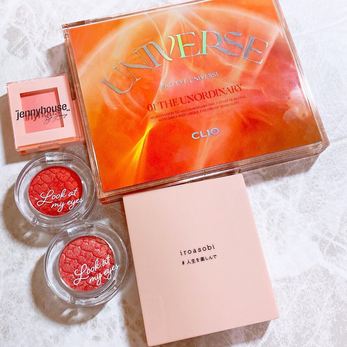 ルックアット マイアイジュエル RD303/ETUDE/単色アイシャドウを使ったクチコミ（3枚目）