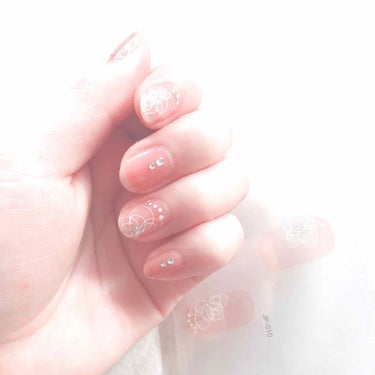 どうも、CURORUデス( ∩'-'⊂ )


Qoo10で話題の3Dネイルシールを
こないだ買っておいたので実践💅💎✨


📣注意
シールが貼ってある台(プラのペラペラの)
が透明なものをオススメしま