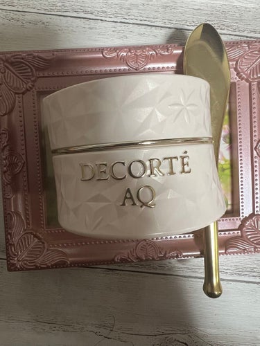 DECORTÉ AQ コンセントレイト ネッククリームのクチコミ「DECORTÉ AQ コンセントレイト ネッククリーム


最近、首のシワが気になってます。横.....」（1枚目）