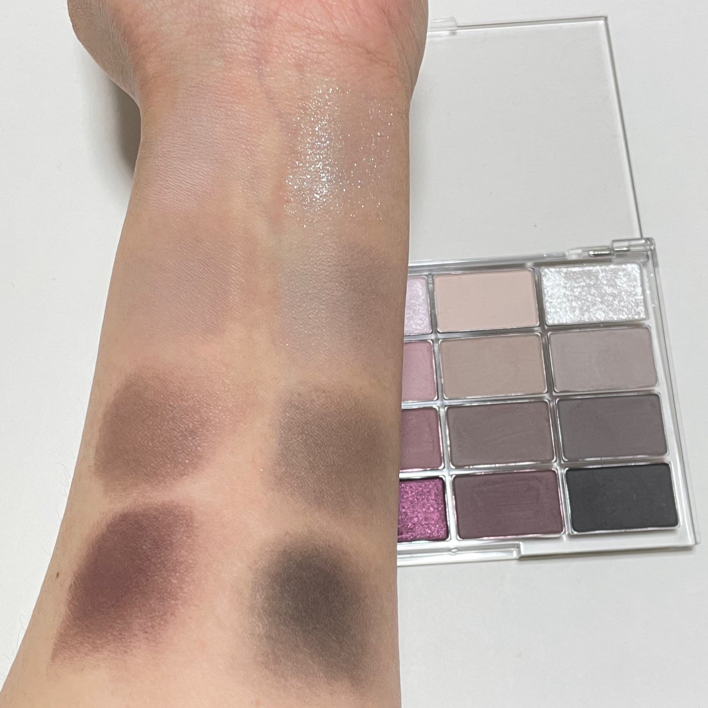 ソフトブラーリングアイパレット/wakemake/アイシャドウパレットを使ったクチコミ(4枚目)