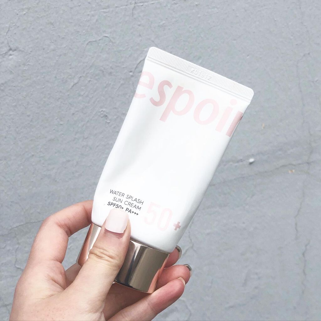 エスポア
ウォータースプラッシュサンクリーム
SPF50+PA+++

化粧下地といえば
エスポアのウォーター
スプラッシュサンクリーム💓

テクスチャーは水分多めの
うるうる系で、
塗った瞬間に広がってくれます🙆‍♀️

色は白に近い