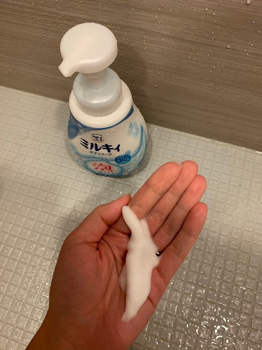 泡で出てくる ミルキィボディソープ やさしいせっけんの香り/ミルキィ/ボディソープを使ったクチコミ(2枚目)
