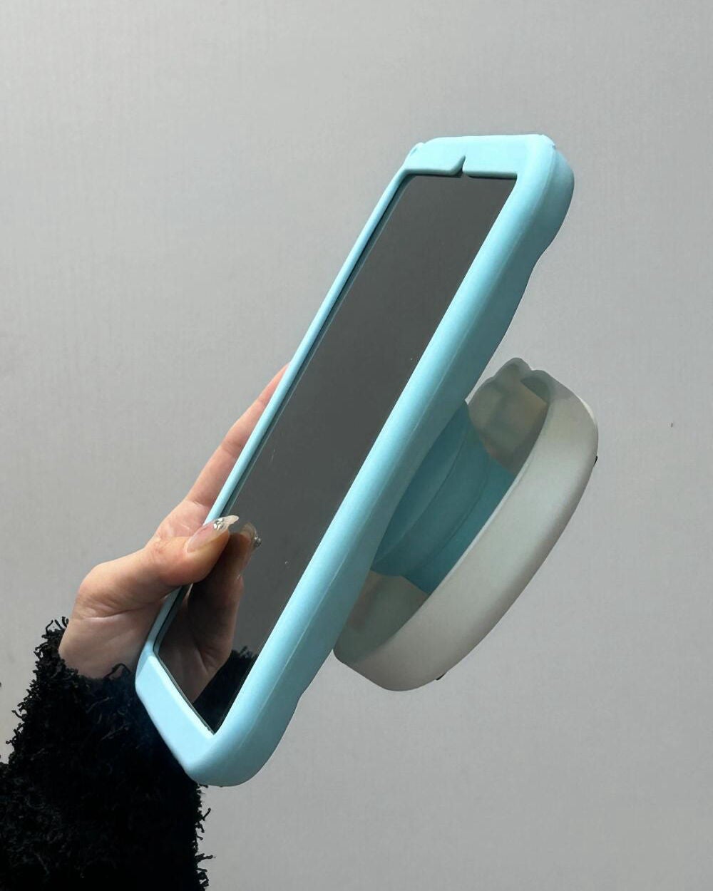 ケース大好きっ子 on LIPS 「ピンク色ですか青色ですか#iPhoneケース#購入品#コレクシ..」(4枚目)