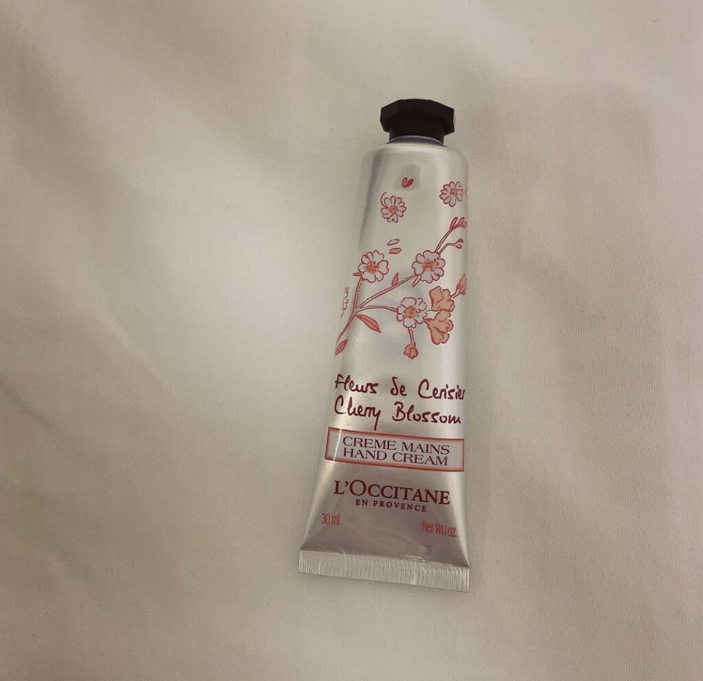 癒されるやさしい桜香り🌸

チェリーブロッサム ソフトハンドクリーム
L'OCCITANE
30ml