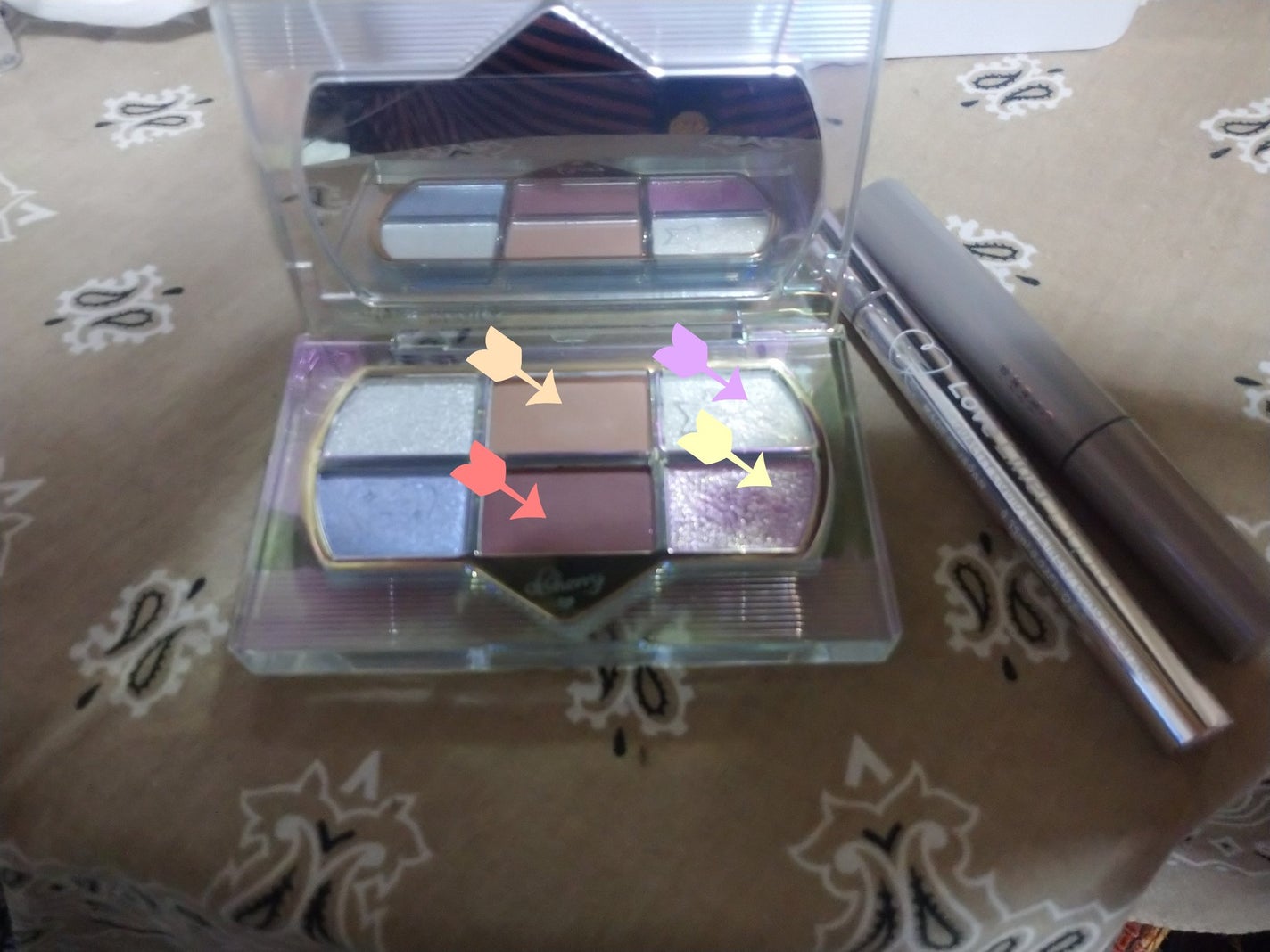 レトロマグネティック アイシャドウパレット/FlowerKnows/アイシャドウパレットを使ったクチコミ(1枚目)