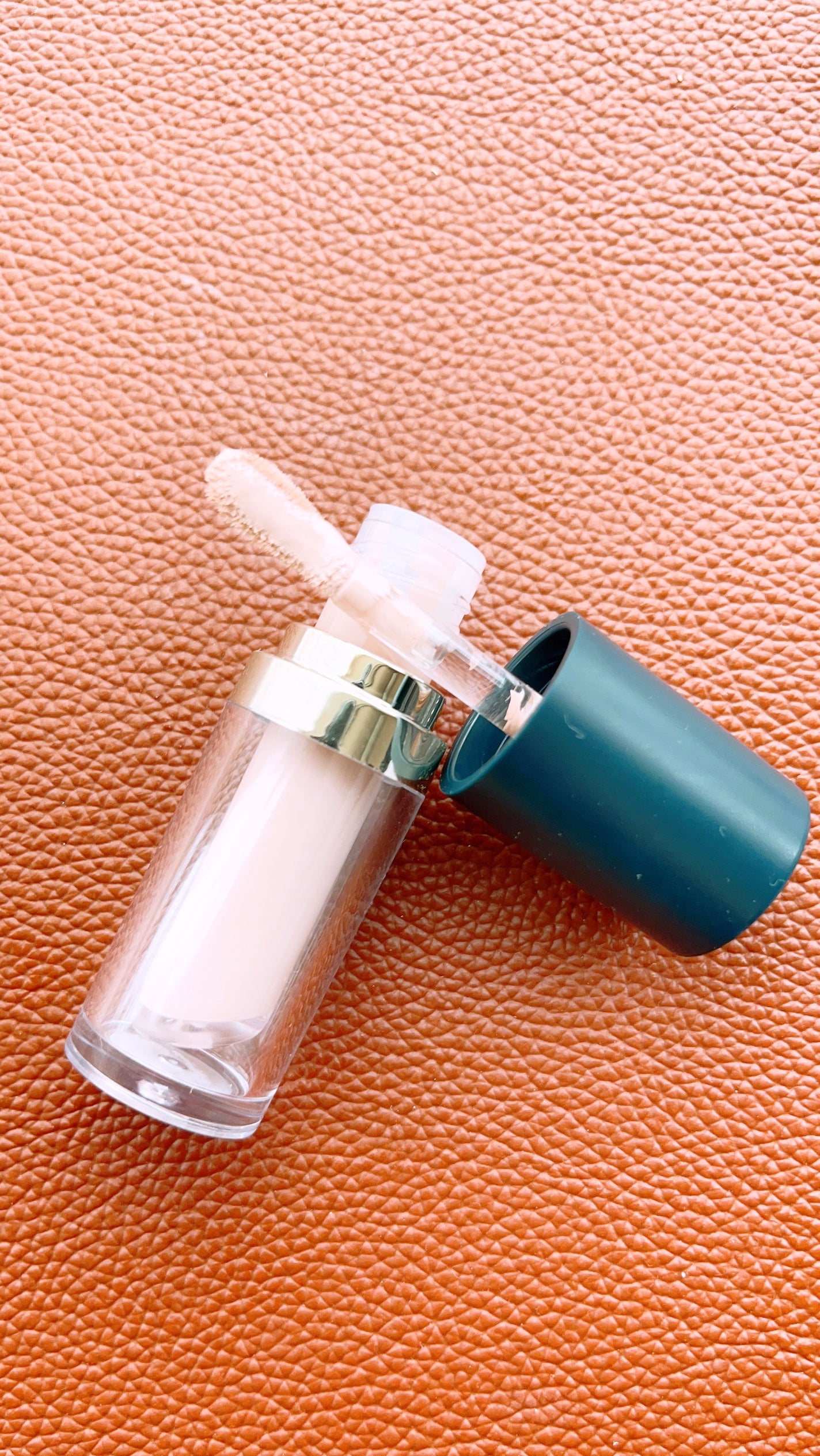 タトゥーウォータープルーフスカーコンシーラー/フォレンコス/リキッドコンシーラーを使ったクチコミ(2枚目)