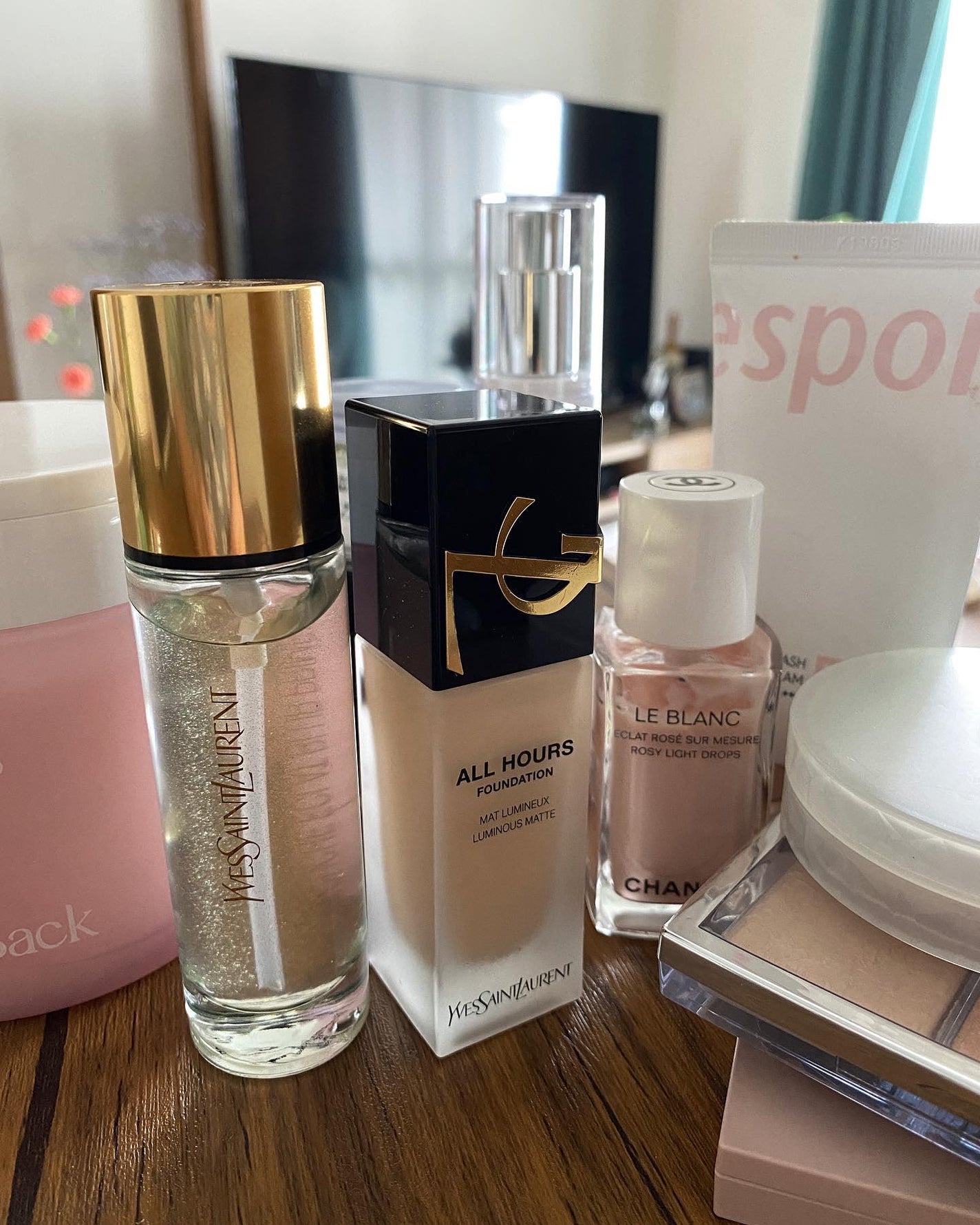 ラディアント タッチ ブラープライマー/YVES SAINT LAURENT BEAUTE/化粧下地を使ったクチコミ(1枚目)