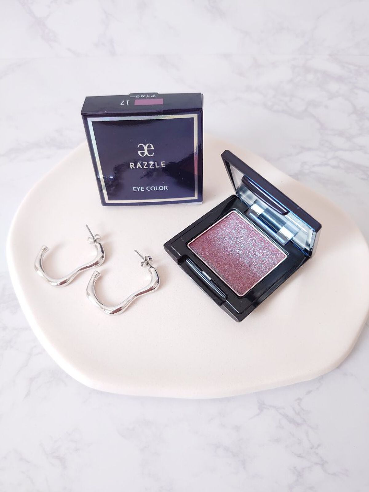 Rei on LIPS 「☆コスメエレガンスラズル【エレガンスラズルアイカラー】カラー︰..」(1枚目)