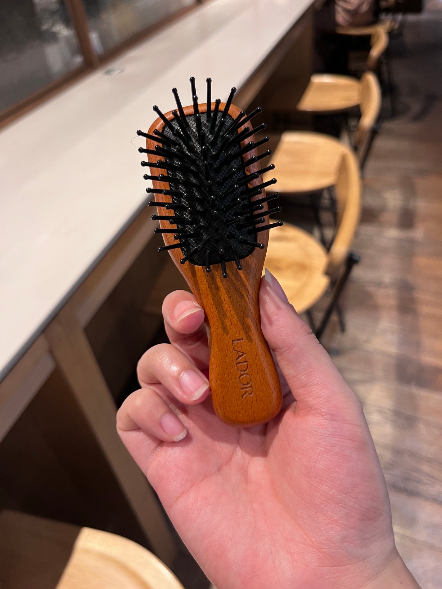 ミニヘアブラシ/La'dor/ヘアブラシを使ったクチコミ(2枚目)