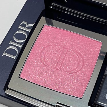 Dior ディオールスキン ルージュ ブラッシュのクチコミ「値上がり前に要チェック‼️大人気💕のディオールのラメ入りチーク✨✨


💎Dior
💎ディオー.....」（2枚目）