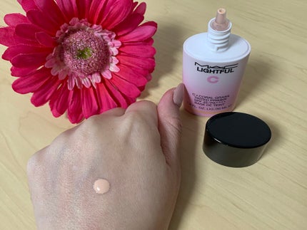 ライトフル C+ティンティッド プライマーSPF45(PA++++)/M・A・C/化粧下地を使ったクチコミ(2枚目)