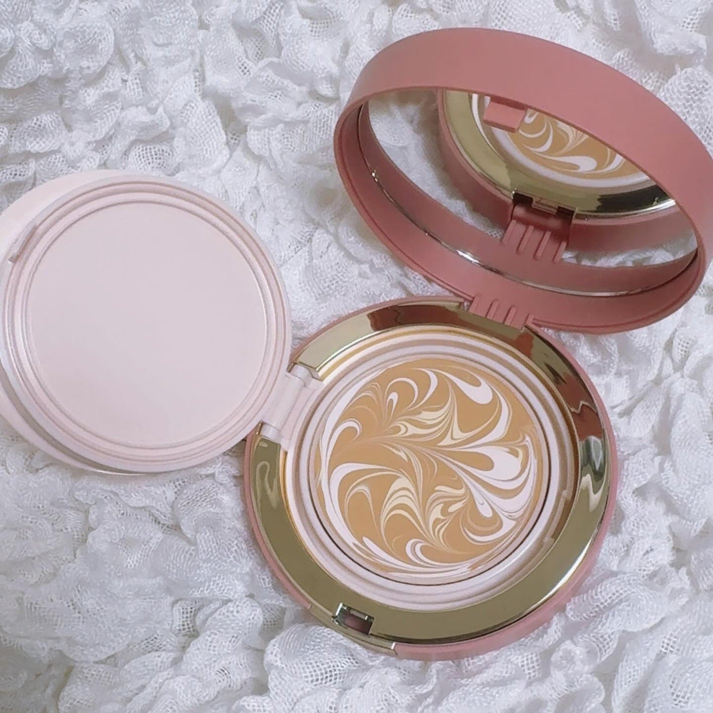 ヴェールヌーディ エッセンスパクトグロウ/AGE20’s/クリーム・エマルジョンファンデーションを使ったクチコミ(4枚目)