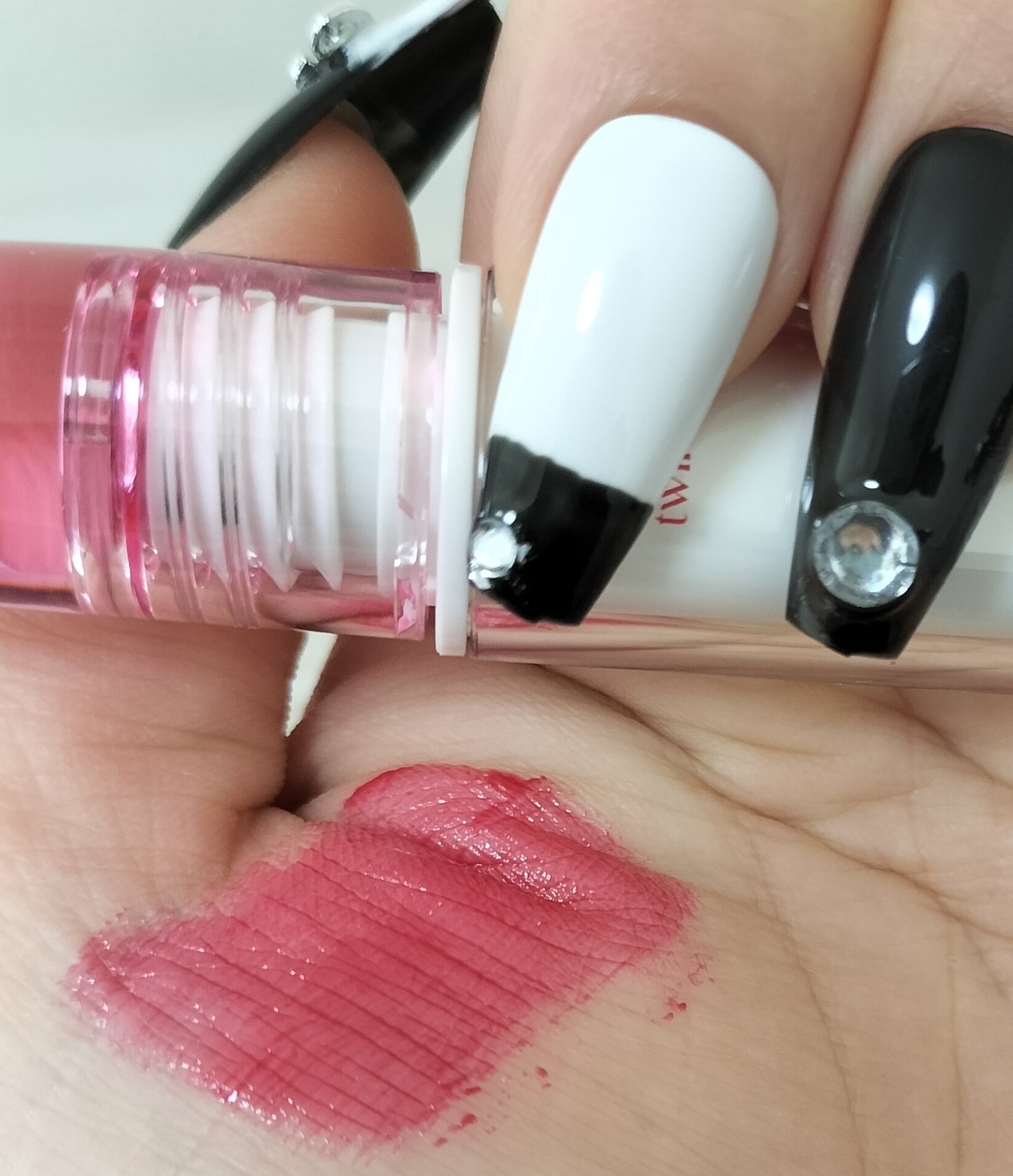 クリスタル グラム ティント 05 フレッシュチェリー(FRESH CHERRY)/CLIO/リップティントを使ったクチコミ（2枚目）