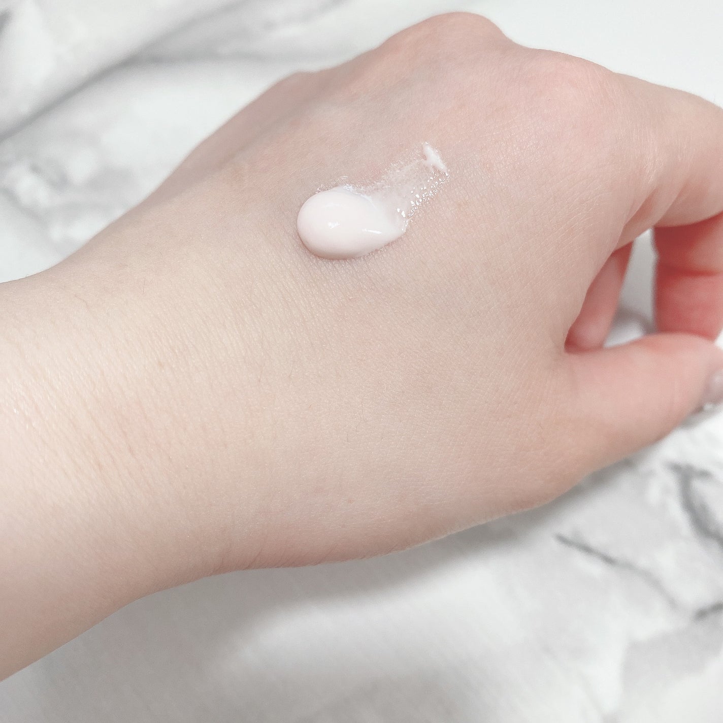 ニベアUV ディープ プロテクト&ケア トーンアップ エッセンス/ニベア/日焼け止めローションを使ったクチコミ(2枚目)