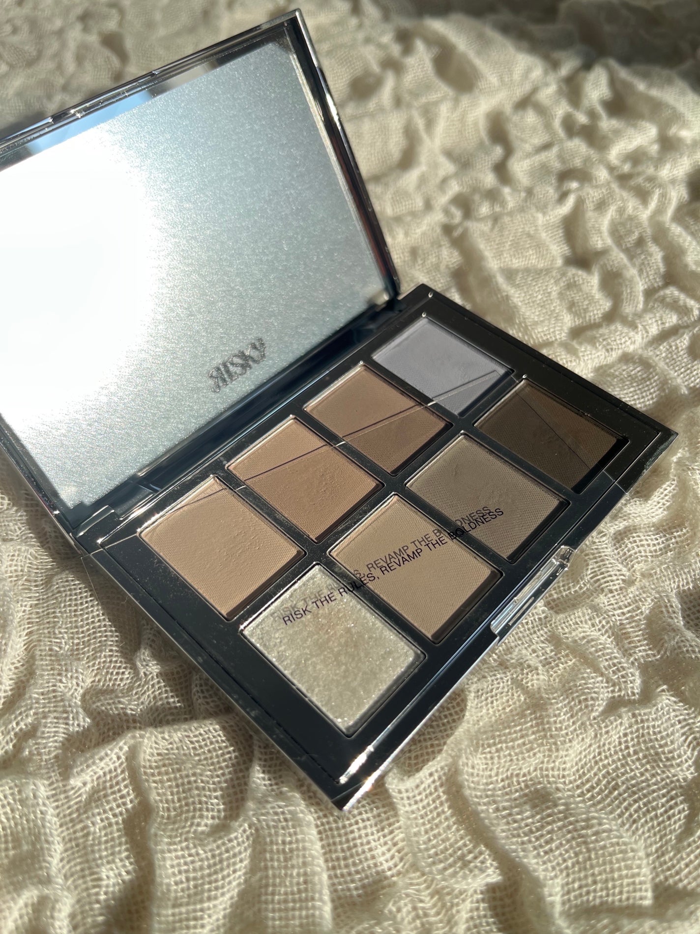 PIGMENT EYESHADOW PALETTE /RISKY /アイシャドウパレットを使ったクチコミ(2枚目)