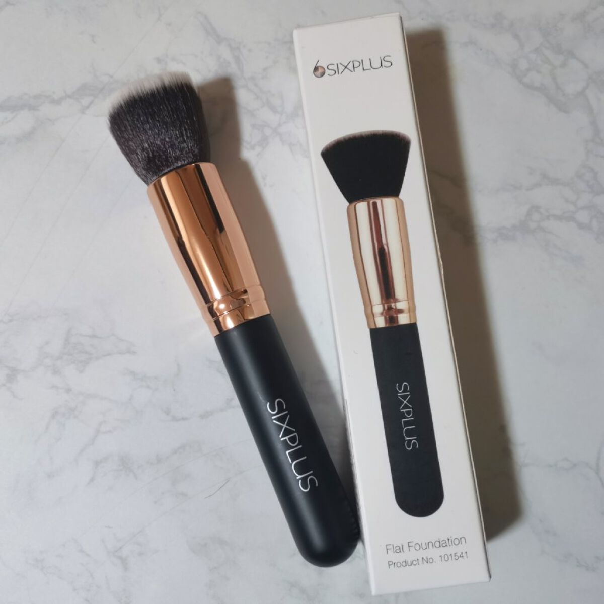 SIXPLUS SIXPLUS 貴族のゴールドファンデーションブラシ F02のクチコミ「＼全て手作りのメイクブラシ／

SIXPLUS 貴族のゴールドファンデーションブラシ F02
.....」（1枚目）