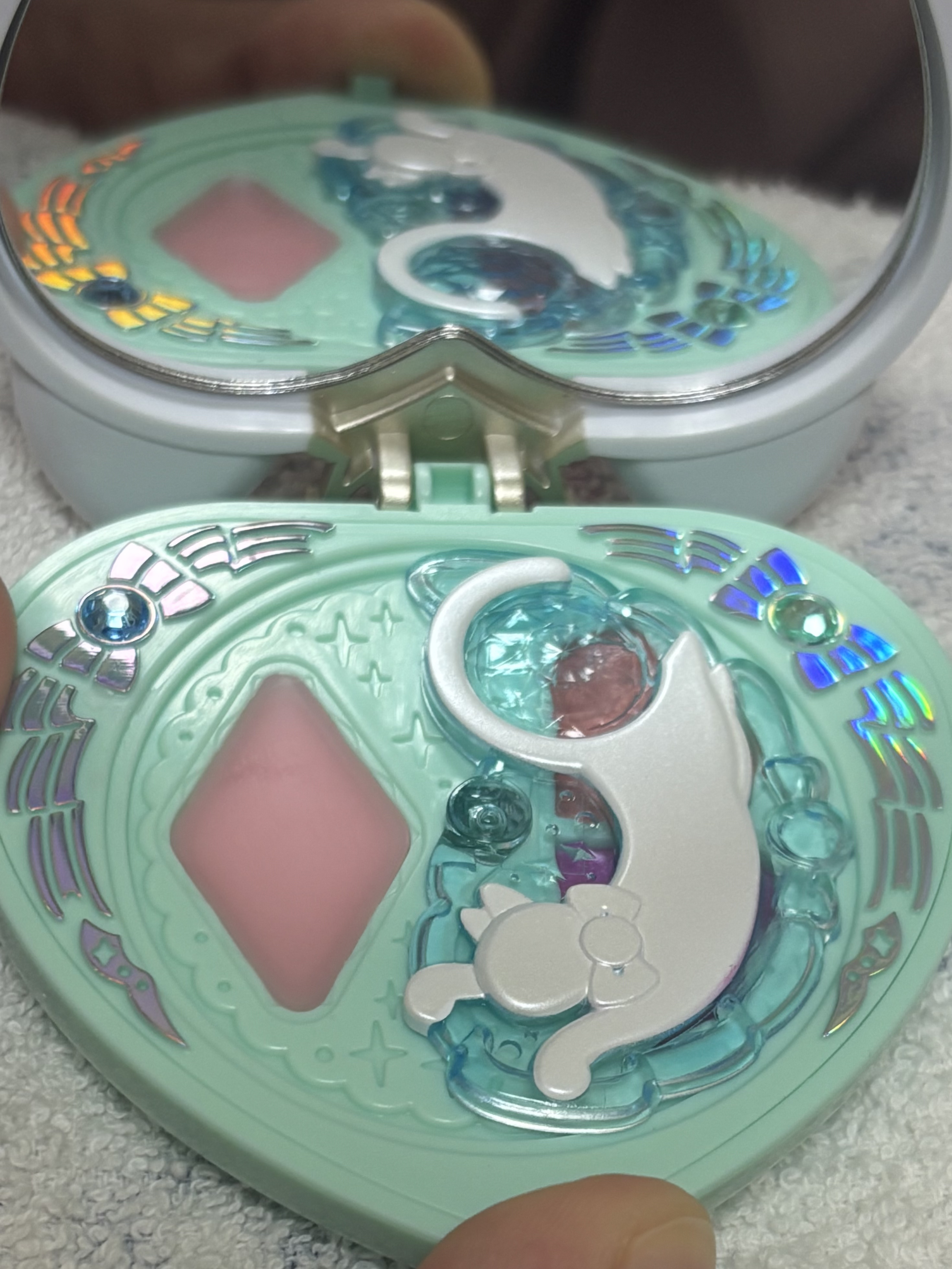 Pretty Holic シャイニーキャッツパクト/Pretty Holic/メイクアップキットを使ったクチコミ（2枚目）